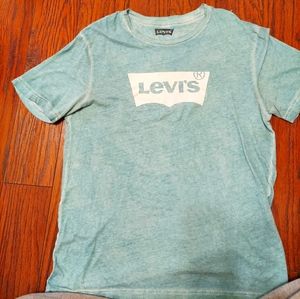 Levi's t-shirt